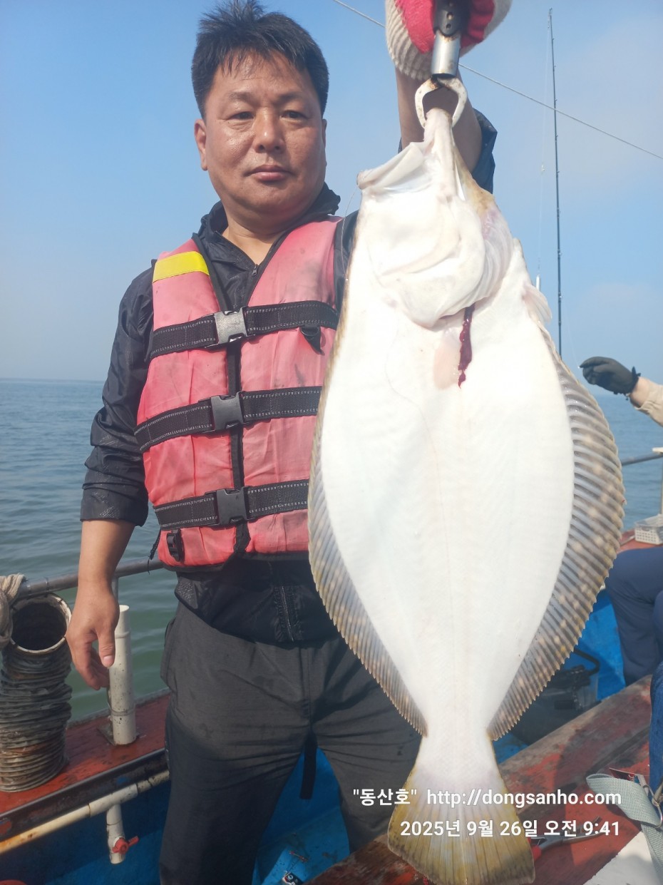 c4fa6805e9b5aed725fd6fd8634e3e5f_1758876