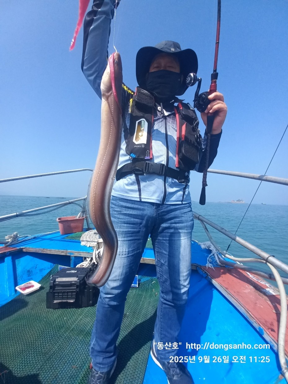 c4fa6805e9b5aed725fd6fd8634e3e5f_1758876